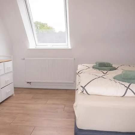 196 Nordhood Apartament *